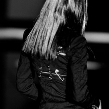 Carica l'immagine nel visualizzatore di Gallery, Gianni Versace Couture "Safety Pins" Set S/S 1994