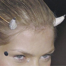 Carica l'immagine nel visualizzatore di Gallery, Vivienne Westwood "Horn" Tiara F/W 2004