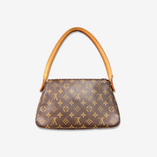 Carica l'immagine nel visualizzatore di Gallery, Louis Vuitton "Looping" Bag