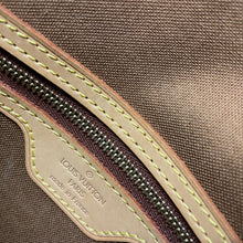 Carica l'immagine nel visualizzatore di Gallery, Louis Vuitton "Looping" Bag