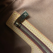 Carica l'immagine nel visualizzatore di Gallery, Louis Vuitton "Looping" Bag