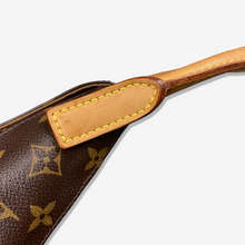Carica l'immagine nel visualizzatore di Gallery, Louis Vuitton "Looping" Bag