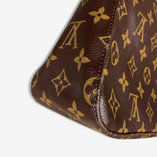 Carica l'immagine nel visualizzatore di Gallery, Louis Vuitton "Looping" Bag