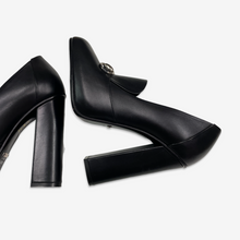 Carica l'immagine nel visualizzatore di Gallery, Gucci "Horsebit" 2000s