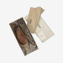 Carica l'immagine nel visualizzatore di Gallery, Chloè "Phyton" Flat 2000s