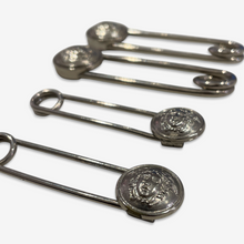 Carica l'immagine nel visualizzatore di Gallery, Gianni Versace Couture "Safety Pins" Set S/S 1994