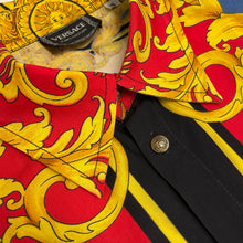 Carica l'immagine nel visualizzatore di Gallery, Versace Jeans Couture "Baroque Miami" Shirt