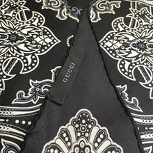 Carica l'immagine nel visualizzatore di Gallery, Gucci Silk Bandana Tom Ford Era S/S 2004