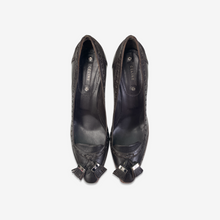 Carica l'immagine nel visualizzatore di Gallery, Celine Leather Tassel Loafers Pumps 2000s