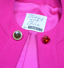 Carica l'immagine nel visualizzatore di Gallery, Rare Moschino Vintage Iconic Jacket With Patch