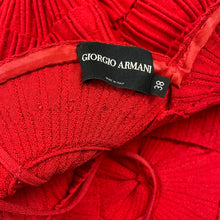 Carica l'immagine nel visualizzatore di Gallery, Giorgio Armani Sculpture Top