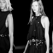 Carica l&#39;immagine nel visualizzatore di Gallery, Gianni Versace Couture &quot;Safety Pins&quot; Set S/S 1994

