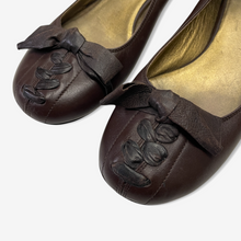 Carica l&#39;immagine nel visualizzatore di Gallery, Miu Miu Leather Flats 2000s
