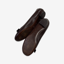 Carica l&#39;immagine nel visualizzatore di Gallery, Miu Miu Leather Flats 2000s
