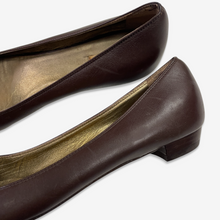 Carica l&#39;immagine nel visualizzatore di Gallery, Miu Miu Leather Flats 2000s
