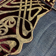 Carica l&#39;immagine nel visualizzatore di Gallery, Roberto Cavalli &quot;Art Nouveau&quot; Jeans F/W 2006
