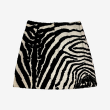 Carica l&#39;immagine nel visualizzatore di Gallery, Dolce e Gabbana &quot;Zebra&quot; Faux Fur mini Skirt
