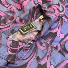 Carica l&#39;immagine nel visualizzatore di Gallery, Versace Jeans Couture &quot;Baroque&quot; Shirt
