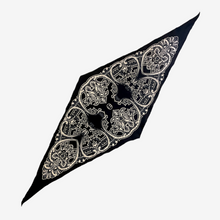 Carica l&#39;immagine nel visualizzatore di Gallery, Gucci Silk Bandana Tom Ford Era S/S 2004
