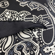 Carica l&#39;immagine nel visualizzatore di Gallery, Gucci Silk Bandana Tom Ford Era S/S 2004
