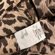 Carica l&#39;immagine nel visualizzatore di Gallery, Dolce e Gabbana &quot;Leopard&quot; Top
