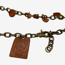 Carica l&#39;immagine nel visualizzatore di Gallery, D&amp;G Chain Belt &quot;Fate l&#39;amore non la guerra&quot;
