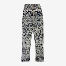 Carica l&#39;immagine nel visualizzatore di Gallery, Vivienne Westwood Lace Print Jeans &quot;Always On Camera&quot; F/W 1992
