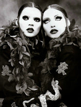 Carica l&#39;immagine nel visualizzatore di Gallery, Dolce e Gabbana Runway Jacket F/W 1992
