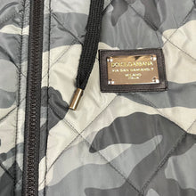 Carica l&#39;immagine nel visualizzatore di Gallery, Dolce &amp; Gabbana Grey Camo Print Gilet
