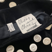 Carica l&#39;immagine nel visualizzatore di Gallery, Moschino Cheap &amp; Chic &quot;Plastic Hearts&quot; Skirt
