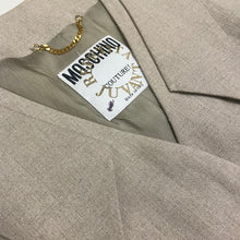 Carica l&#39;immagine nel visualizzatore di Gallery, Moschino Couture &quot;Repetita Juvant - Bottone&quot; Jacket

