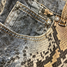 Carica l&#39;immagine nel visualizzatore di Gallery, Roberto Cavalli Jeans Runway F/W 1998
