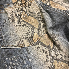Carica l&#39;immagine nel visualizzatore di Gallery, Roberto Cavalli Jeans Runway F/W 1998
